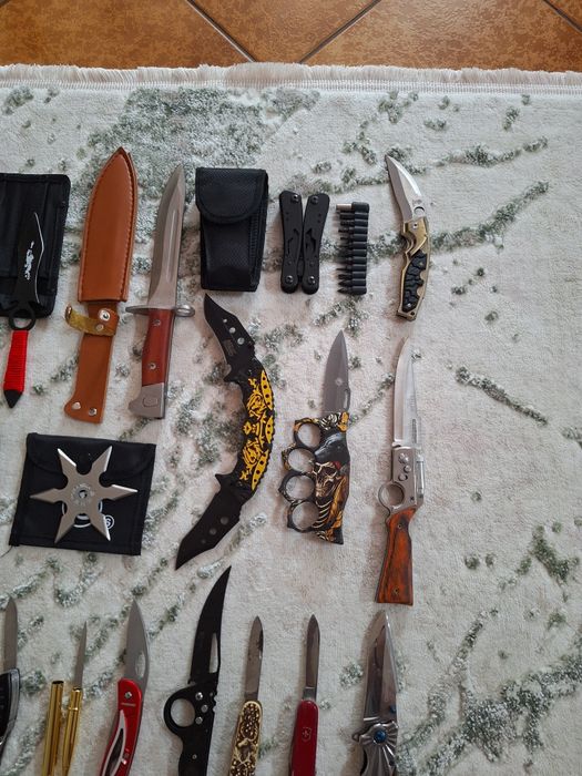Colecție bricege și cuțite