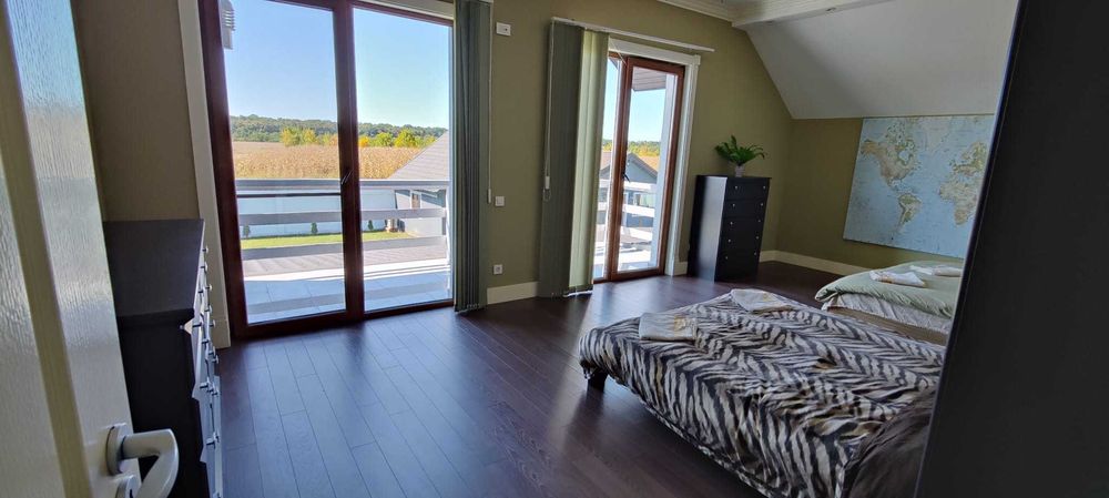2 Vile de lux cu Pișcină /Jacuzzi/Saune/Fotovoltaice - Curte spațioasă