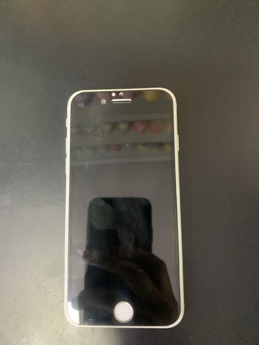 Iphone 8 ozi holati rasimda yaxshi sastyenada telda ayb yo