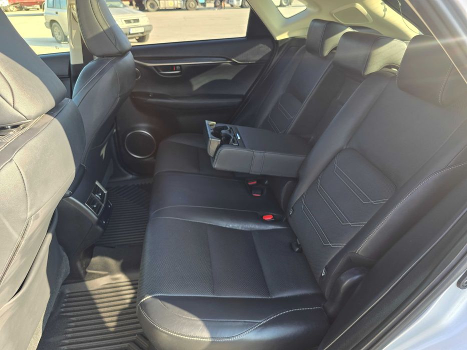 Продавам  Lexus NX 300h 4x4