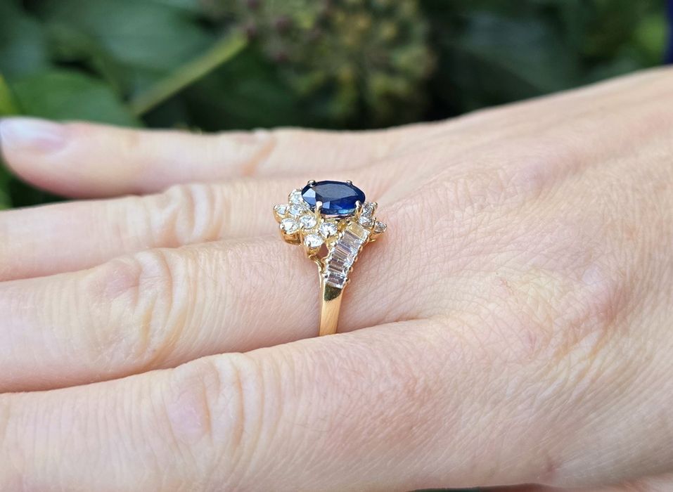 Inel cu safir și diamante naturale