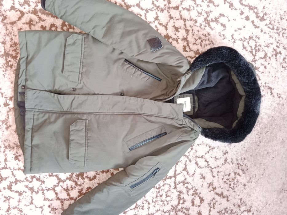 Продам куртку на мальчика