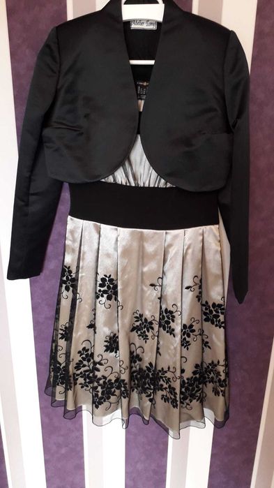 Vand Rochie Aurie cu Tușe Negre + Bolero din Satin Negru - Marime 42