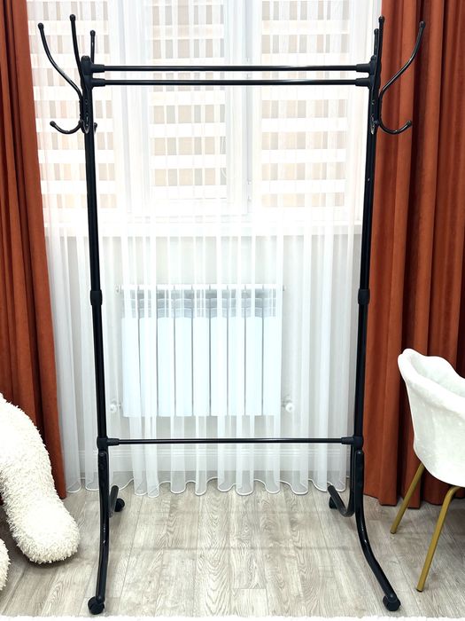 Продается вешалка напольная ,в отличном состоянии