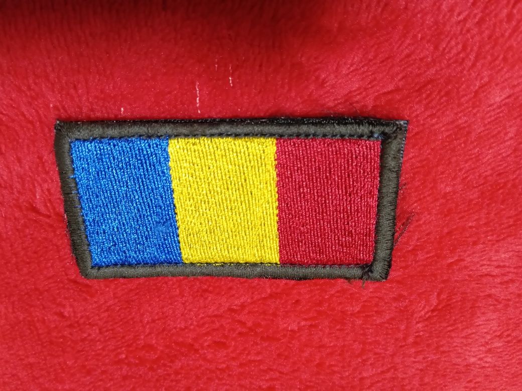 Emblemă brodată tricolor