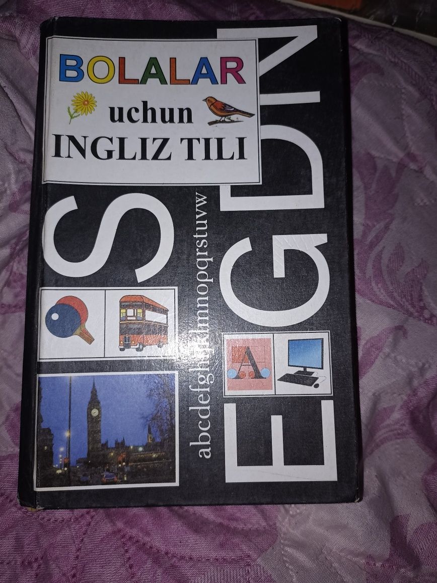 Kitoblar sotiladi