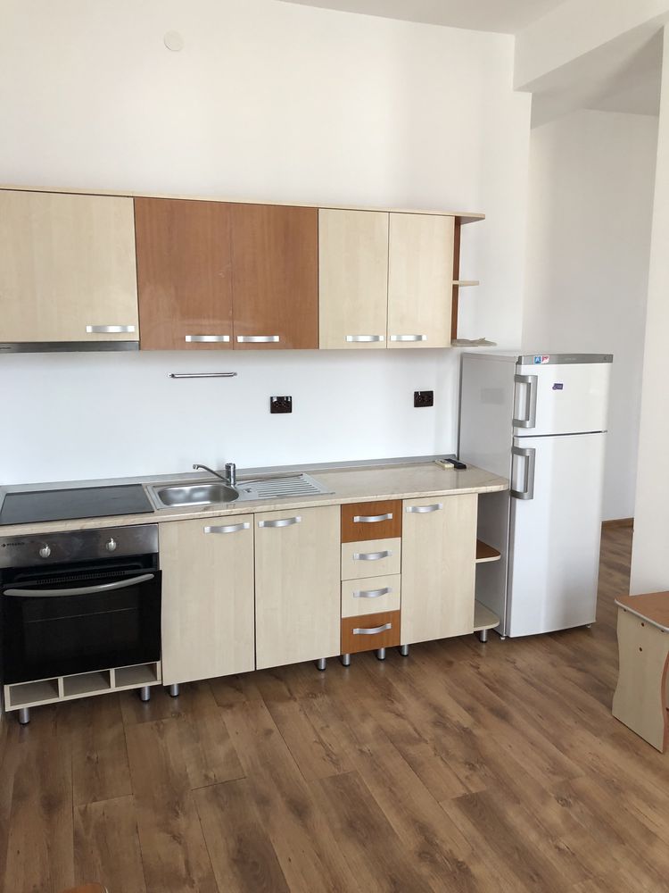 Inchiriez apartament nou 2 camere zona 8 mai