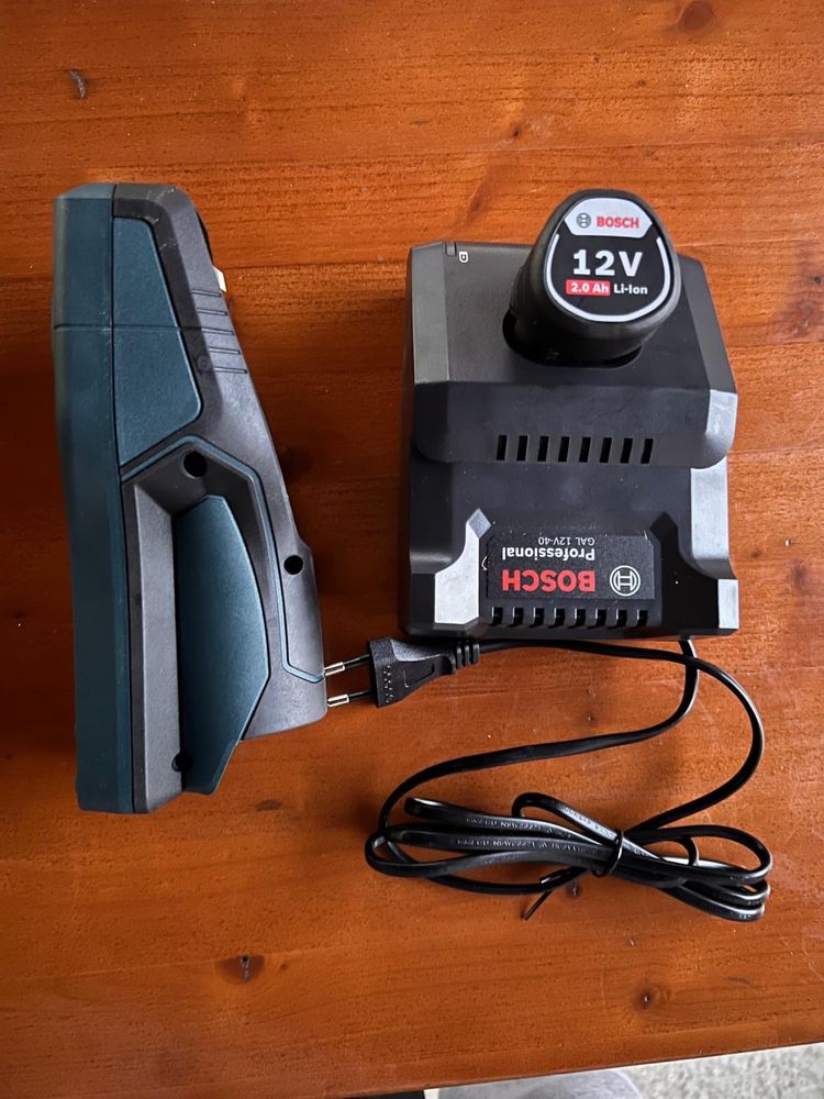 Detector profesional Bosch D-Tech 120