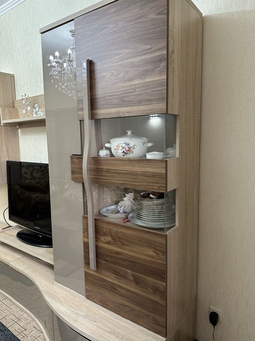 Стенка с комодом