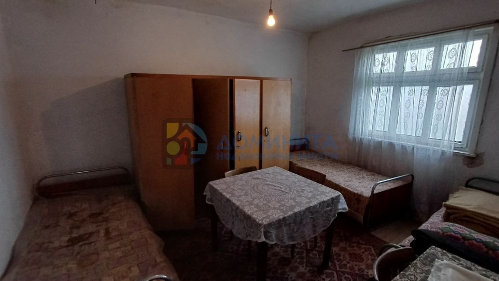 Здрава ,голяма къща в с.Велика!