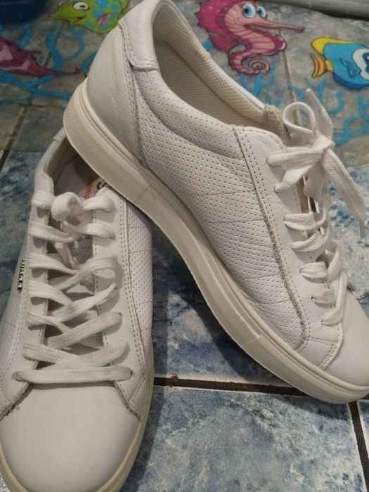 Vând pantofi piele