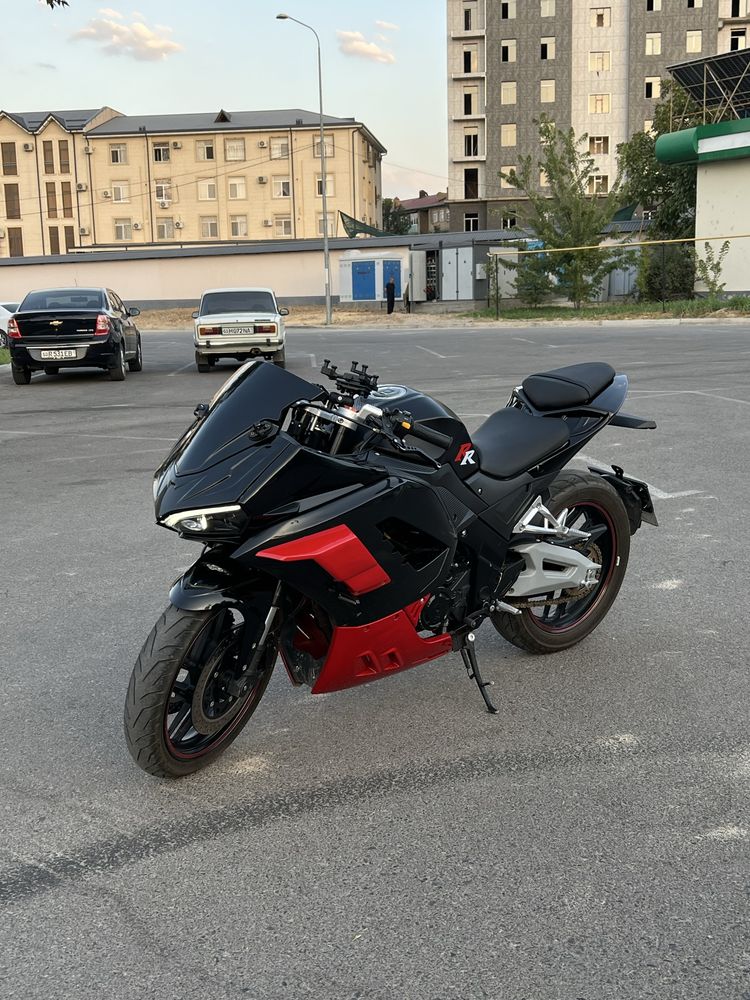 Duccasu FireFang 400 tali xitoy moto