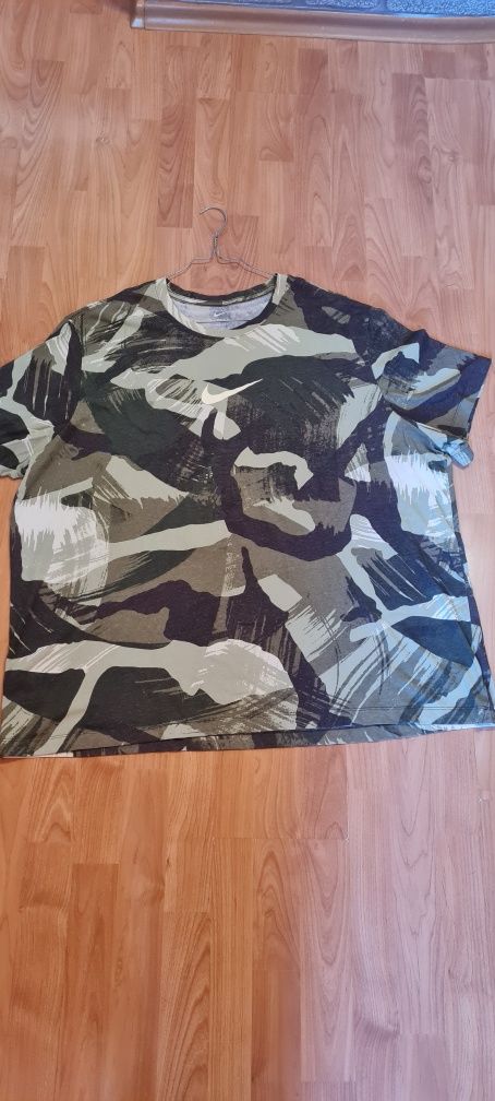 NIKE маскировачна голяма тениска - 4 XL