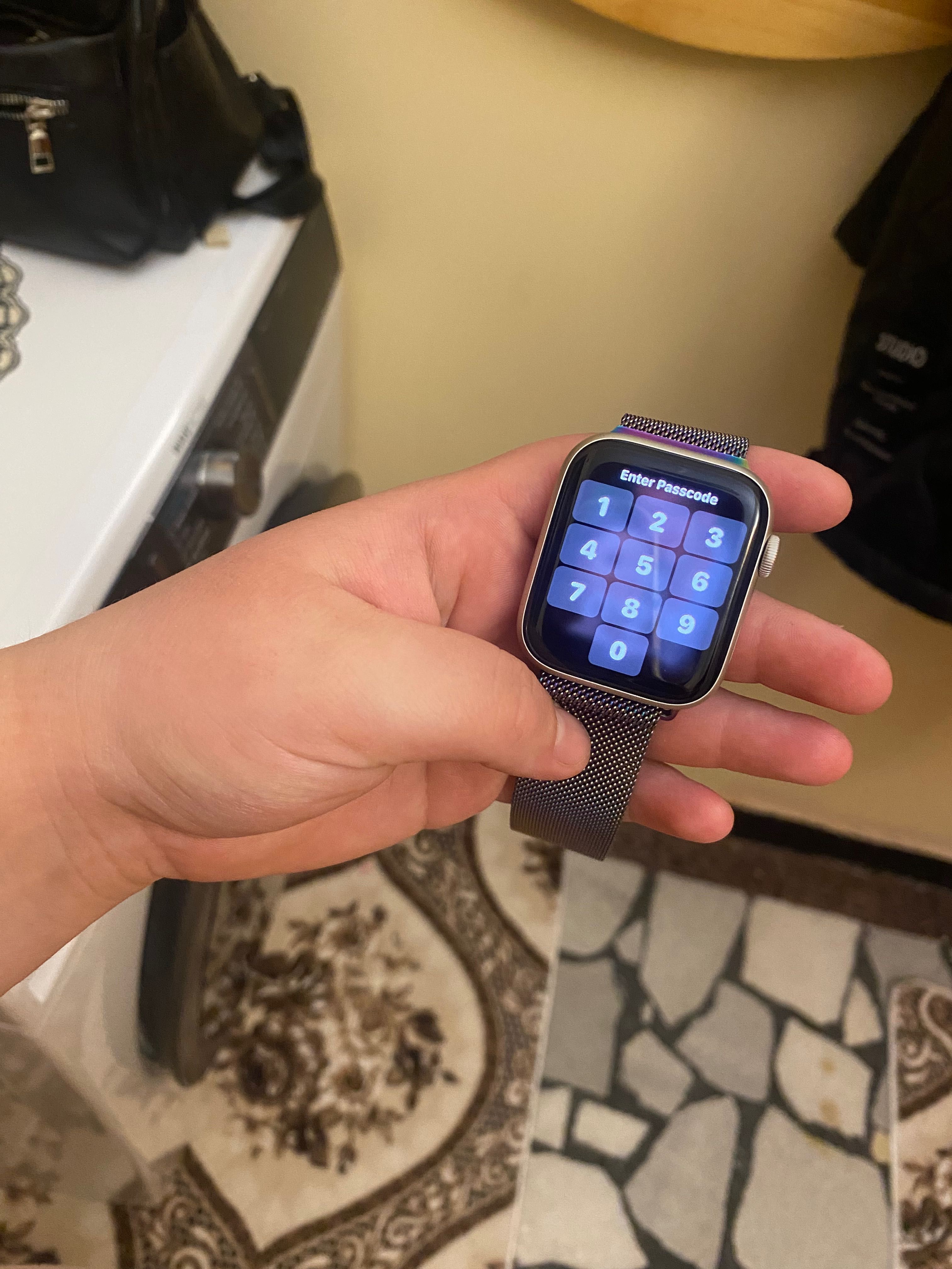 Смарт часовник Apple Watch SE 22 44 mm