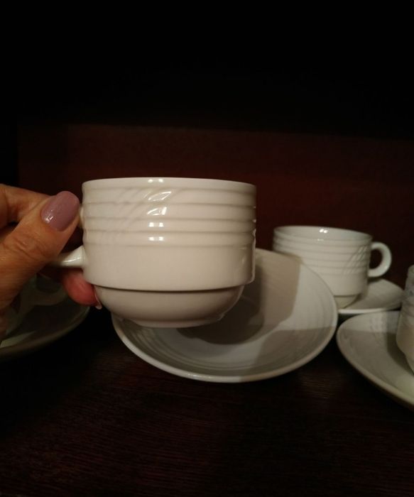 Чайные и кофейные чашки с блюдцами. См. все фото