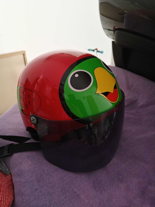 Детска каска за мотор