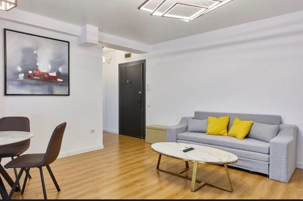 URGENT!!! Vând apartament 2 camere etajul 8 cu lift