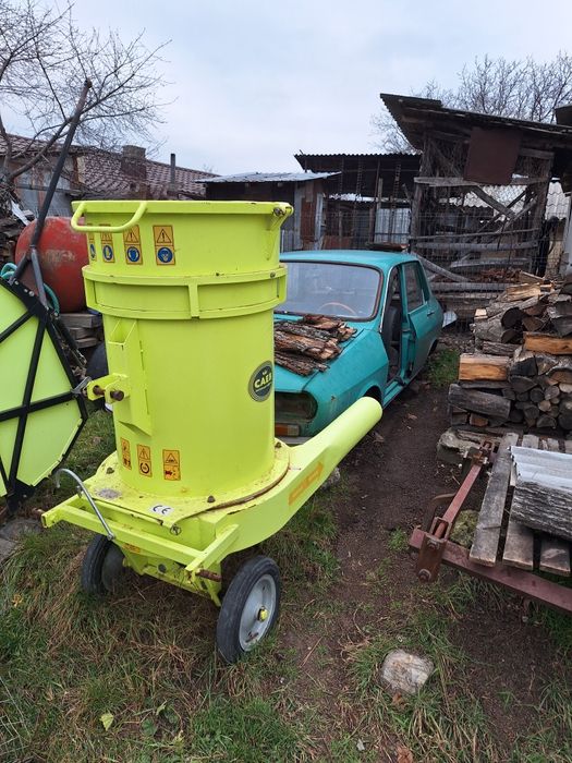 Tocătoare resturi vegetale vie, livada