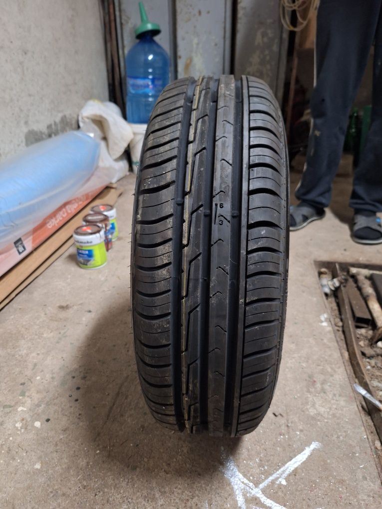 Чисто нови гуми и втора употреба джанти