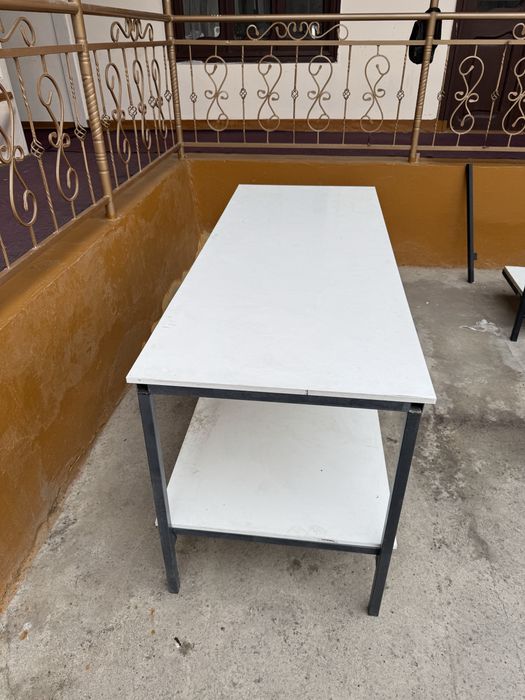 Стол для кафе и столовой