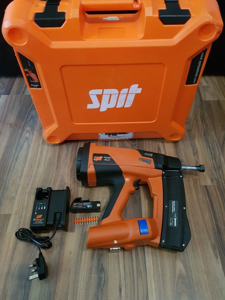 Pistol de bătut cuie în beton Spit Pulsa 40E
