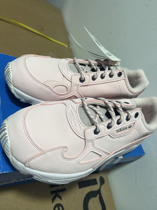 Adidas Falcon 40 2/3