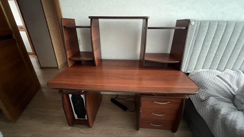 Стол компьютерный