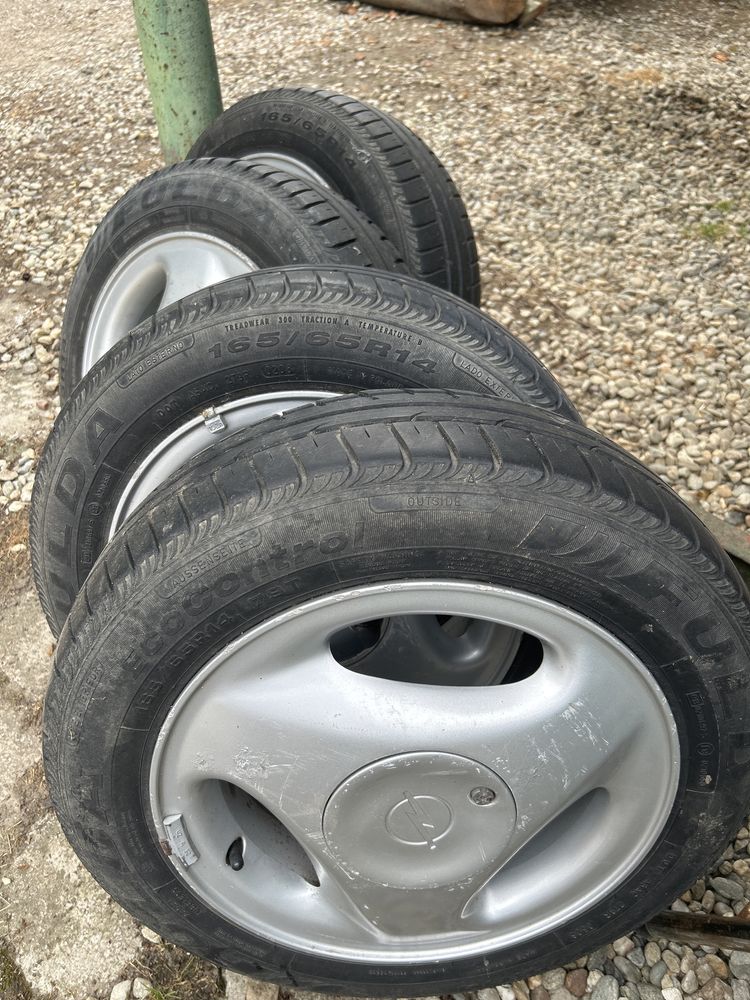 Vând roti Opel 165/65 R14 de vara