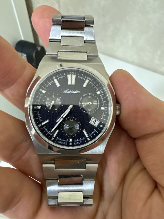 Швейцарские часы Adriatica Chronograph — оригинал, отличное состояние