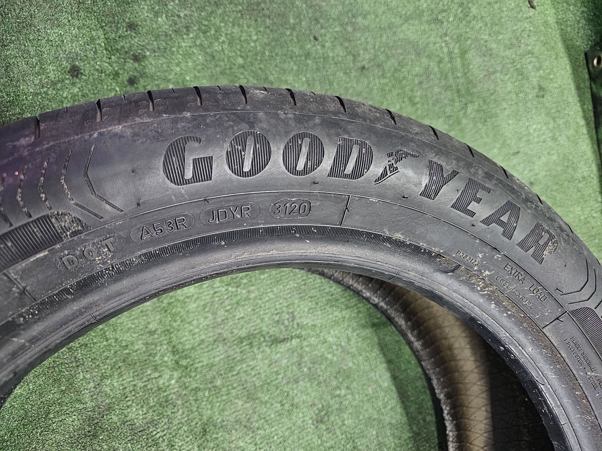 215 55 17 vara goodyear