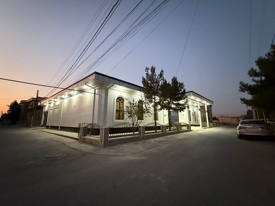 Карвон бозор оркасида жойлашган участка сотилади