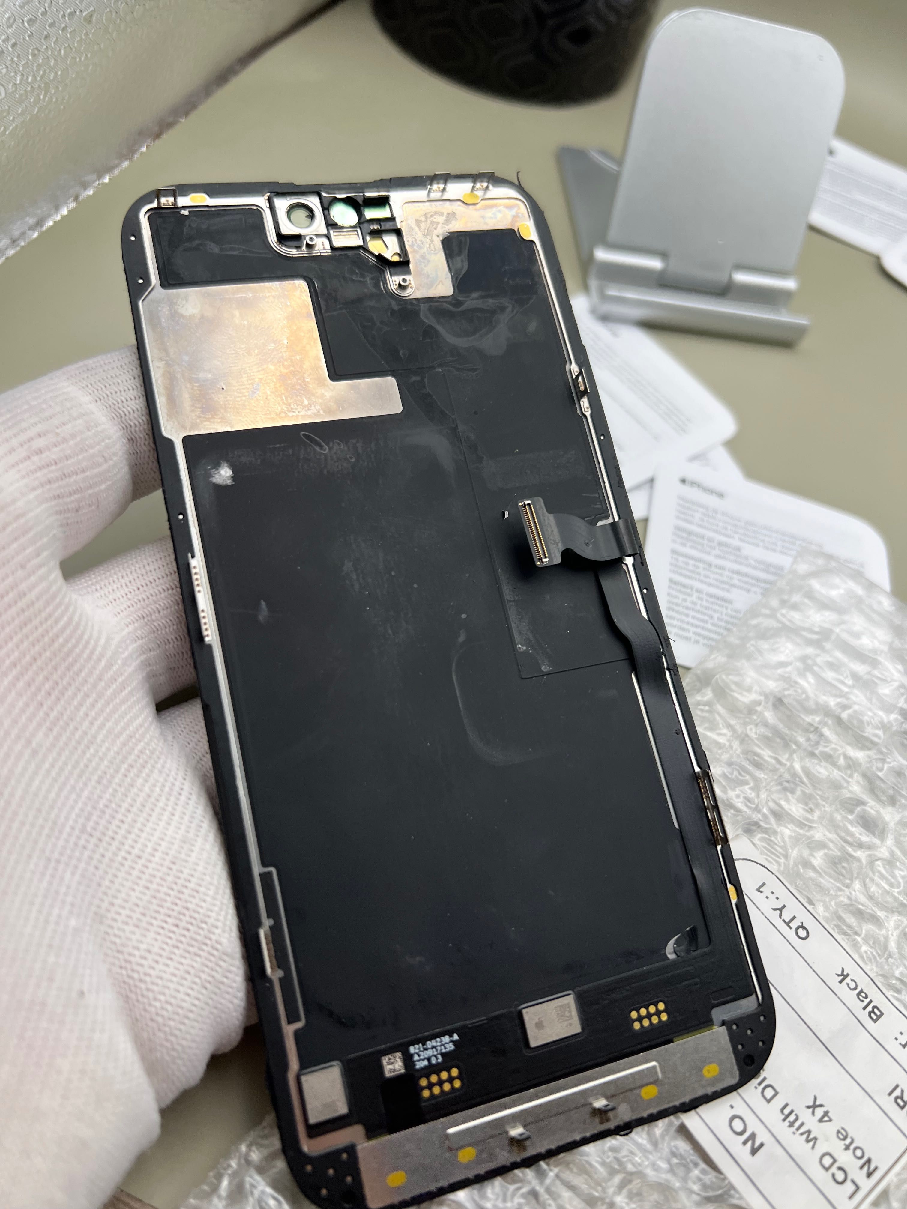 Оригинален дисплей за iPhone 14 PRO и 14 PRO MAX, със забележка!