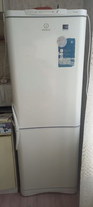 Продам холодильник