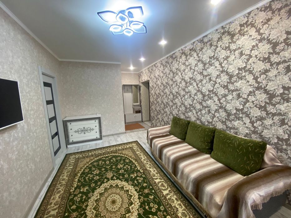 Продам диван для гостинной