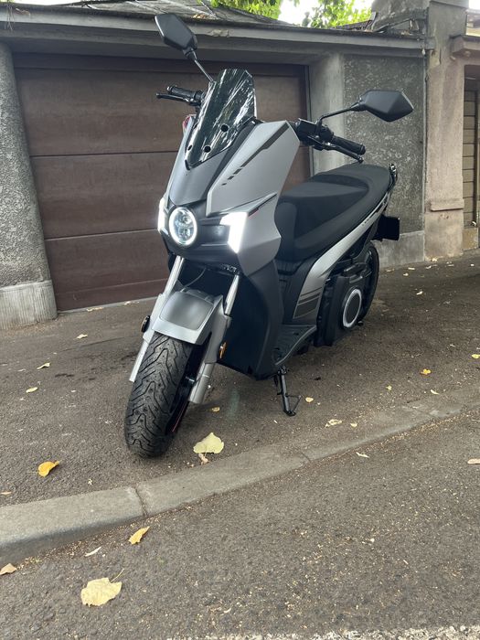 Scuter electric fabricat Spania SilenceS01+Connected nu Zeeho, Socco)