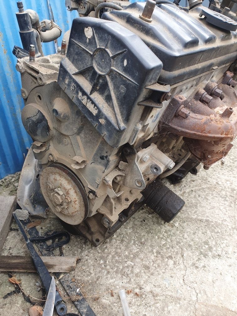 Двигател Peugeot 106 1.0i