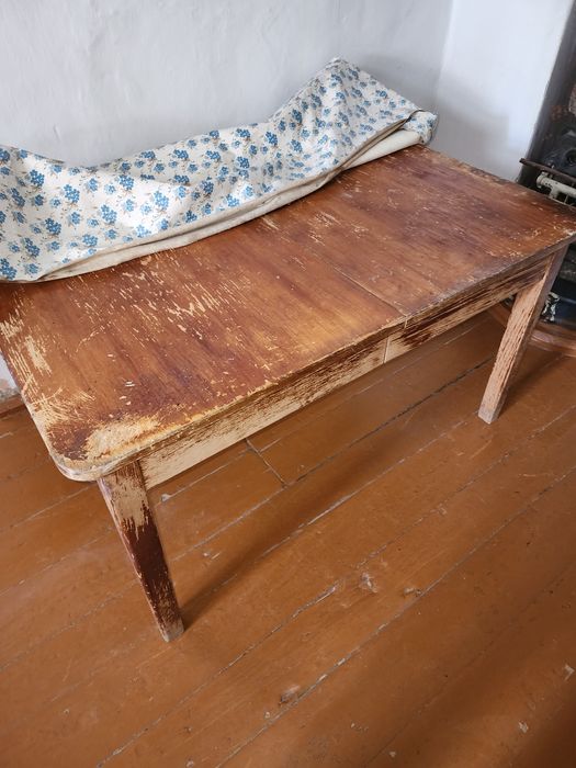 Кровать железная, топчан железный ,шифнеры,этажерки,столы,тумбочкиВсе