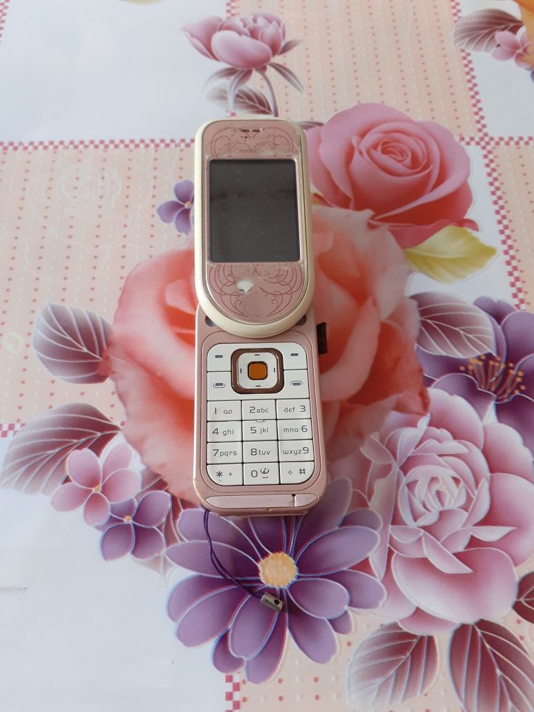 Vand telefon Nokia 7373 pret 170 de lei