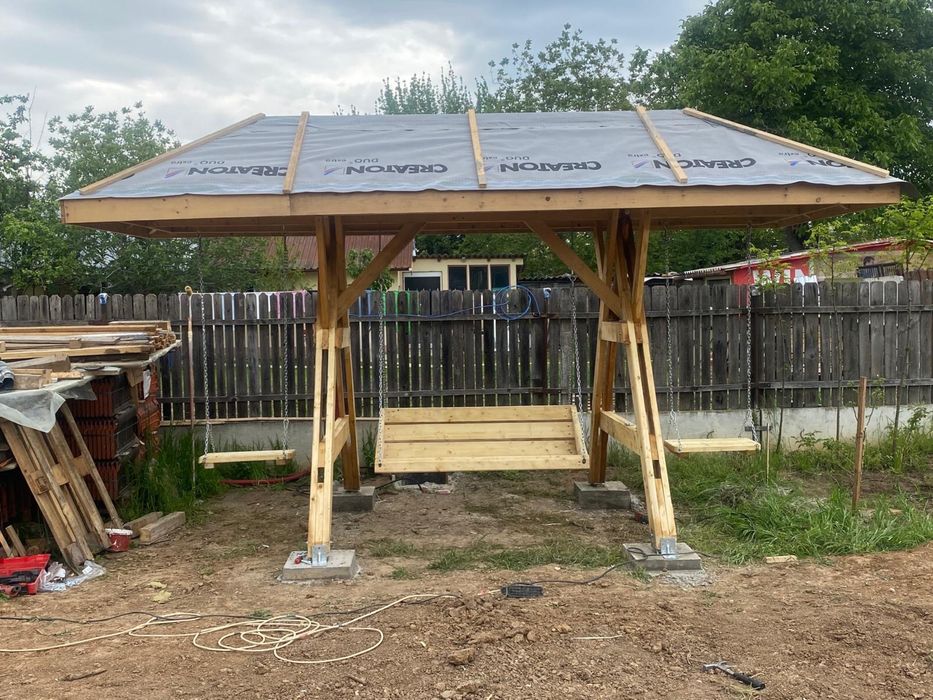 Leagăn din lemn pentru grădină – ideal pentru familie