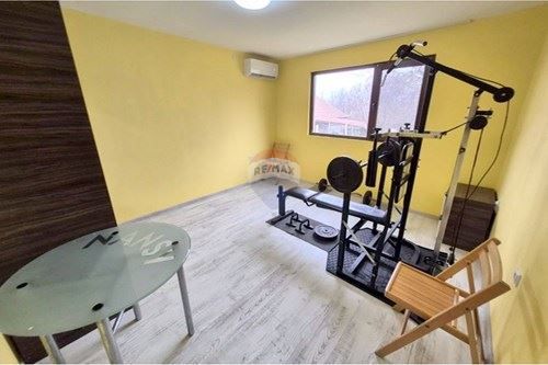 Продава се Къща в Варна, Галата - 730 кв.м за 343 €/кв.м - Снимка #12