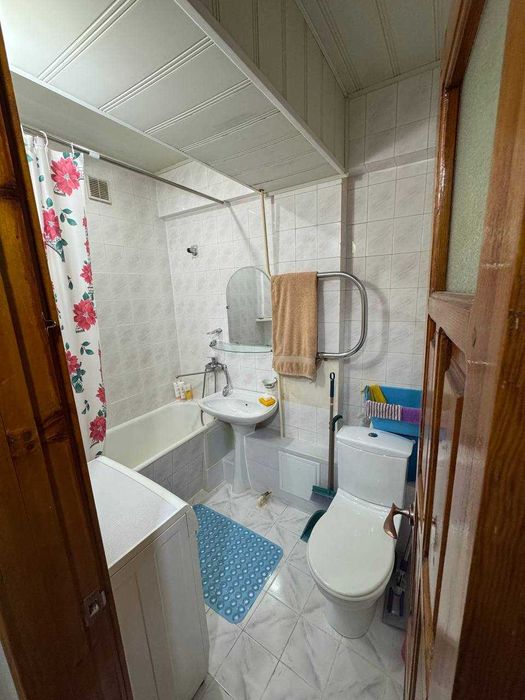 Ойбек 1в2/7/9 50м2  продается квартира Ориентир голубые купола