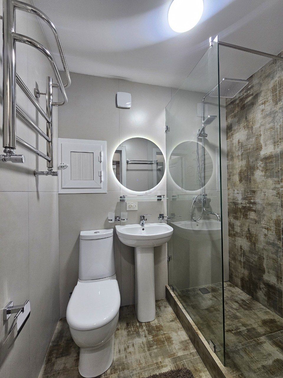 Продаётся Чиланзар 1 2в3 2этаж.