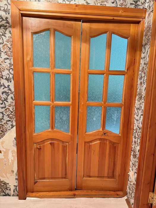 Продам двери 3000/5000