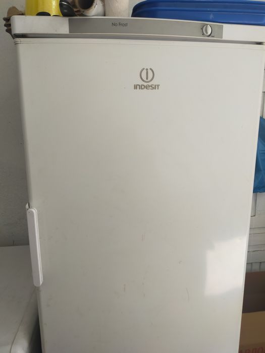 Продам морозильник