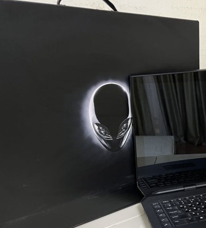 Срочно!!! Сенсорный Ноутбук Alienware 17 R2