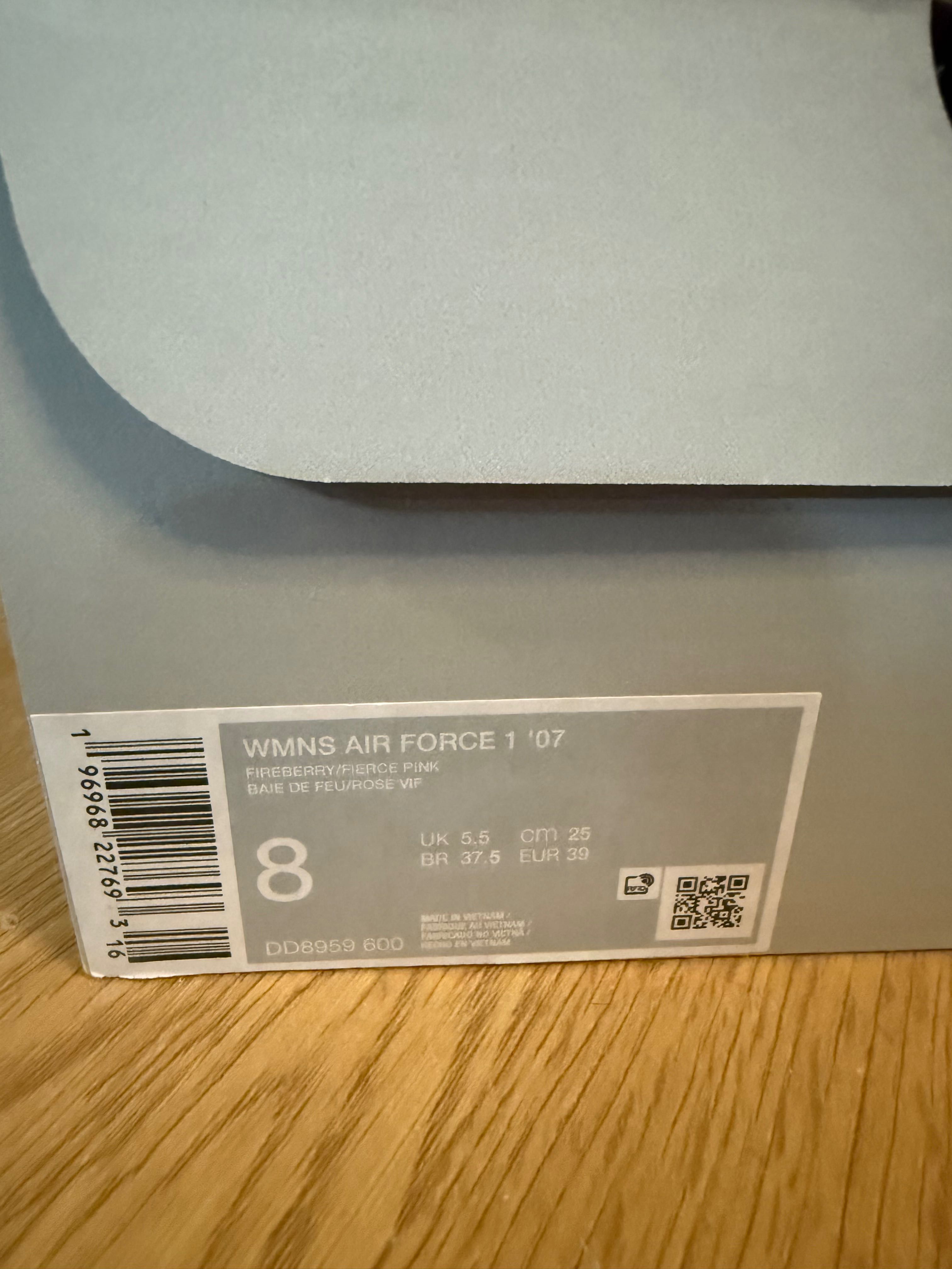 Nike Air Force 1
