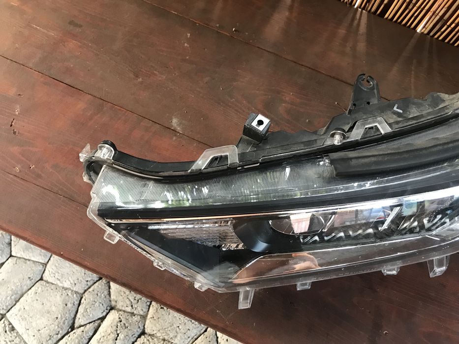 Vand far stânga Toyota rav 4