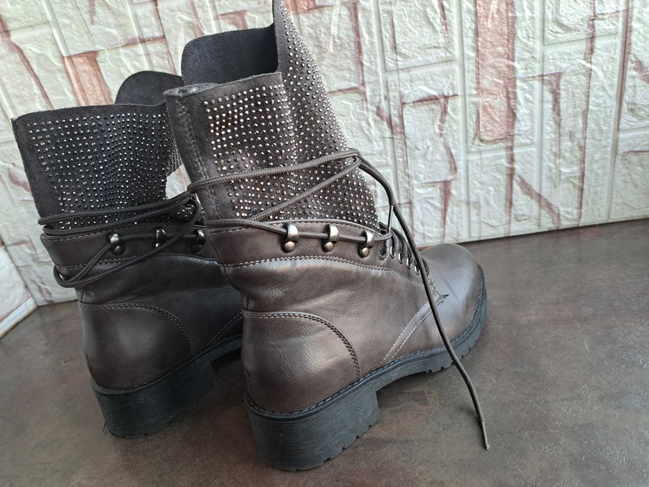 дамски ботуши,зимни обувки,боти,кубинки номер38