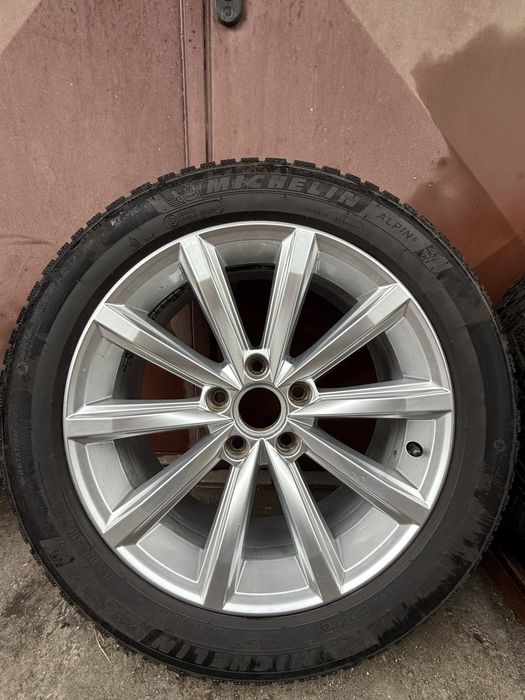 Продавам джанти с гуми 17”