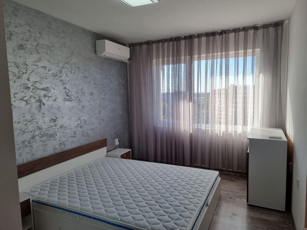 Дава се под наем Двустаен апартамент в София, Толстой - 54 кв.м за 459 € - Снимка #3